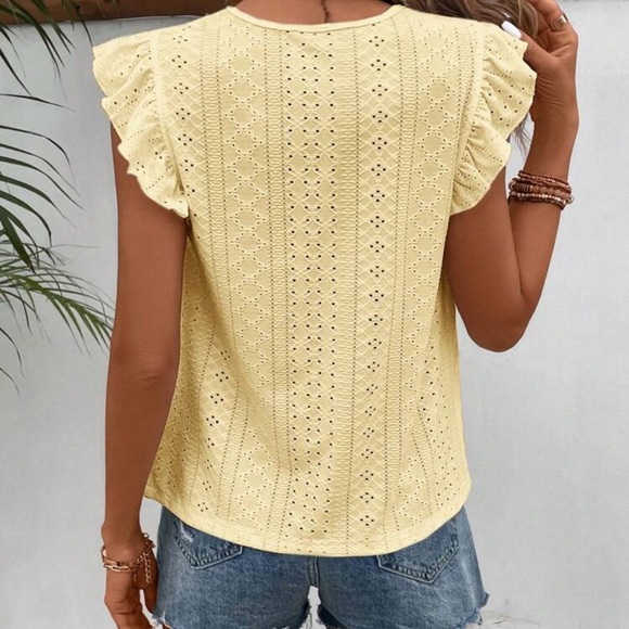 YNew Yellow Eyelet Ruffle Sleeve Top - Picture 2 of 6